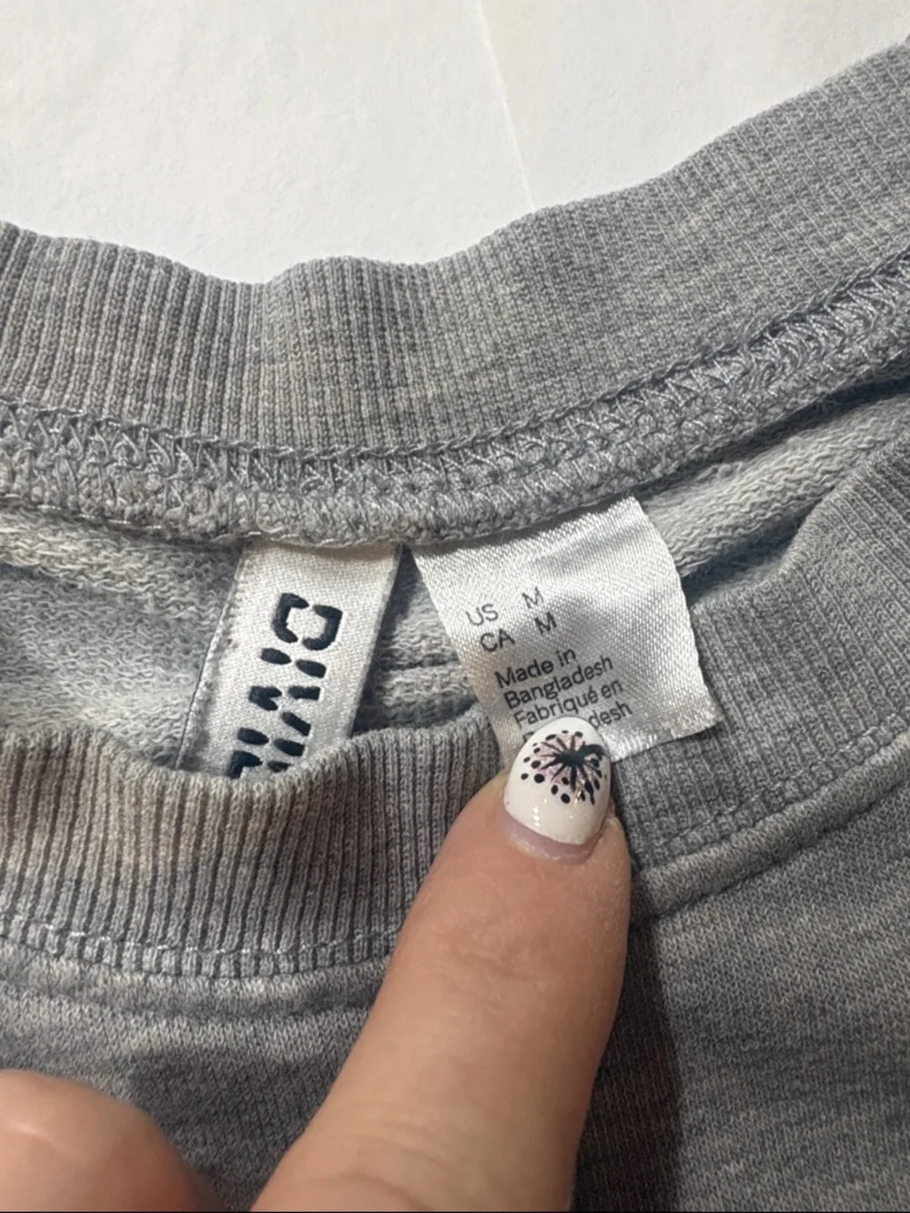 H&M Light Gray Crewneck Sweatshirt with Small Heart Embroidery - Picture 4 of 5